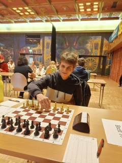 mit viel Mund abputzen ab in die 2. Runde